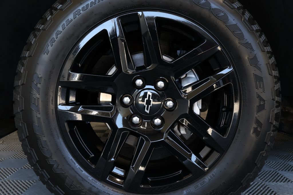 Used 2025 Chevrolet Silverado 1500 Custom w/ Turbomax Blackout Package RWD image 10