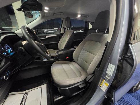 Used 2022 Ford Escape S image 9