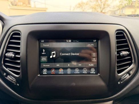 Used 2019 Jeep Compass Latitude w/ Popular Equipment Group image 38