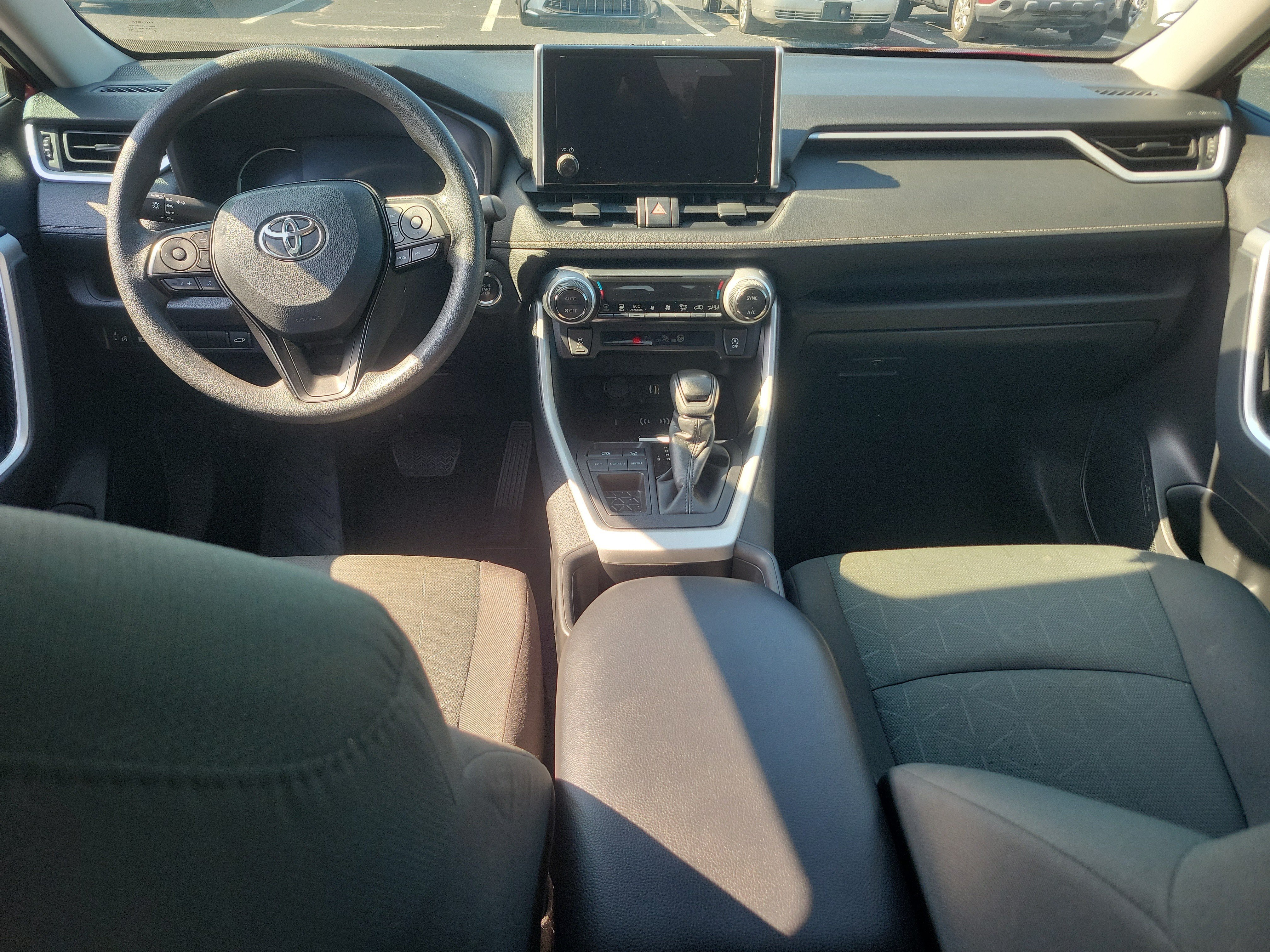 Used 2024 Toyota RAV4 XLE w/ Convenience Package FWD image 15