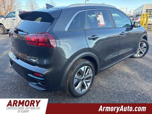 Used 2022 Kia Niro EX w/ Cold Weather Package image 4
