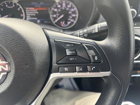 Used 2024 Nissan Sentra SV FWD image 18