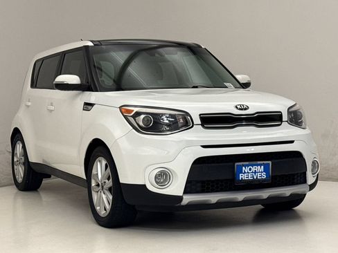 Used 2017 Kia Soul + w/ Primo Package FWD image 4