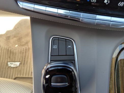 Used 2022 Cadillac Escalade Premium Luxury Platinum AWD/4WD image 24