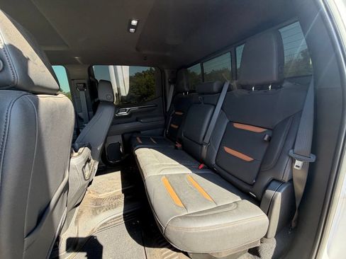 Used 2025 GMC Sierra 1500 AT4 w/ AT4 Premium Package AWD/4WD image 12