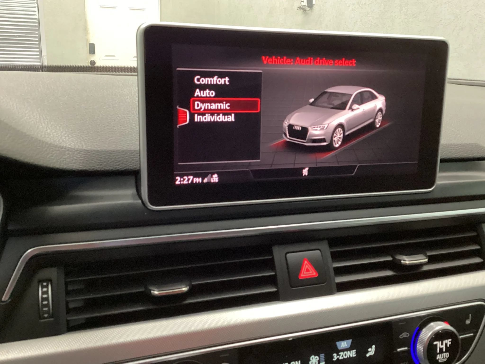 Used 2017 Audi A4 2.0T Premium S quattro Sedan w/ Audi MMI Navigation Plus AWD/4WD image 16