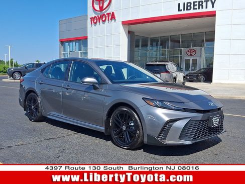 Used 2026 Toyota Camry SE w/ Convenience Package FWD image 1