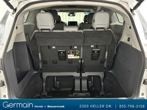 Used 2022 Toyota Sienna XLE image 33