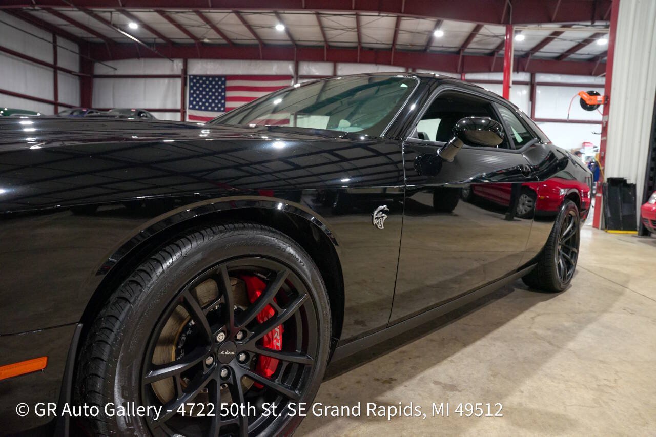 Used 2023 Dodge Challenger SRT Hellcat RWD image 39