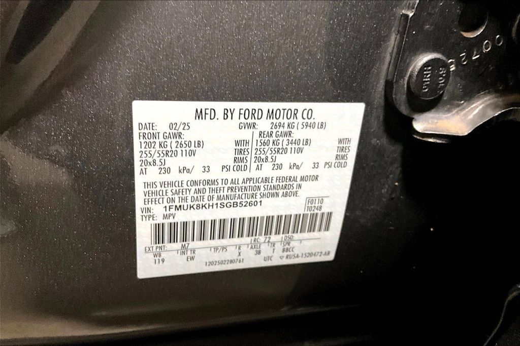 Certified 2025 Ford Explorer ST-Line AWD/4WD image 35