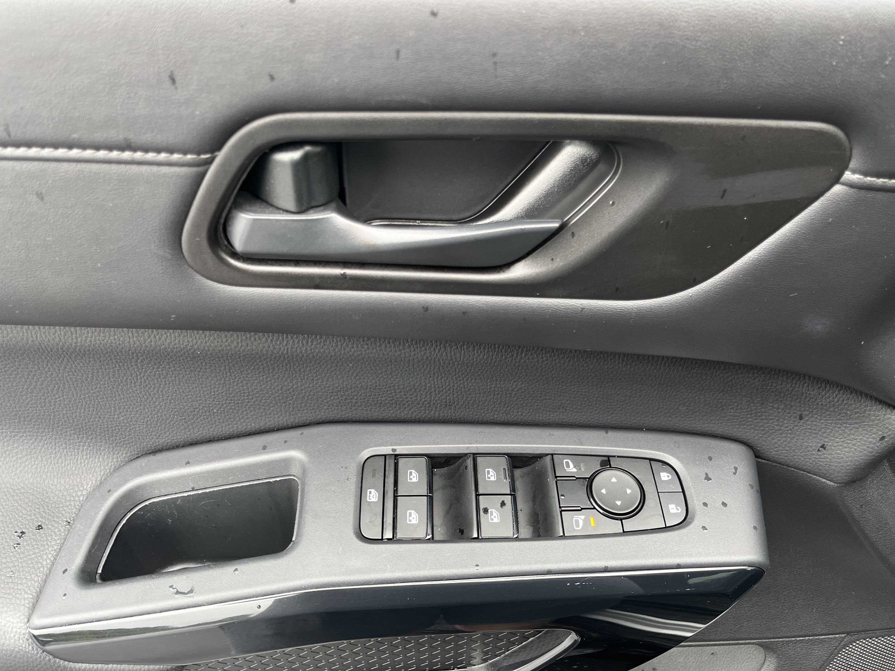 Used 2024 Nissan Pathfinder S AWD/4WD image 19