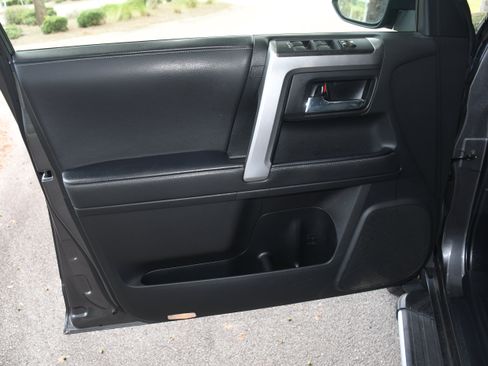 Used 2023 Toyota 4Runner SR5 Premium image 10