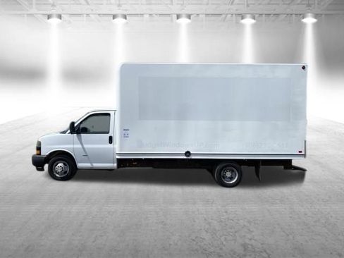 Used 2018 Chevrolet Express 3500 Extended RWD image 9