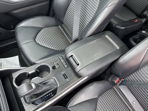 Certified 2021 Toyota Highlander XSE FWD image 23