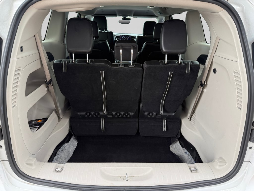 Used 2024 Chrysler Pacifica Touring-L FWD image 42