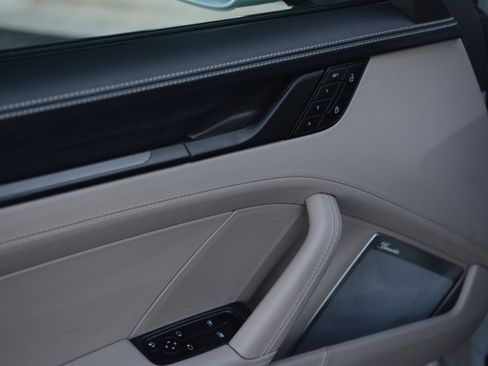 Certified 2025 Porsche 911 Carrera 4 GTS image 15