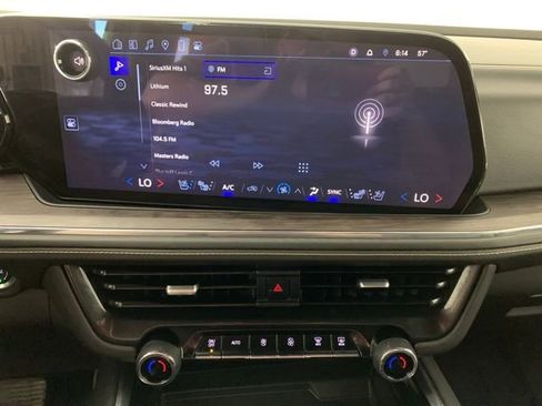 Used 2025 Chevrolet Tahoe Premier AWD/4WD image 10