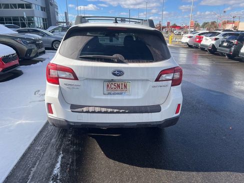 Used 2016 Subaru Outback 2.5i Limited image 6