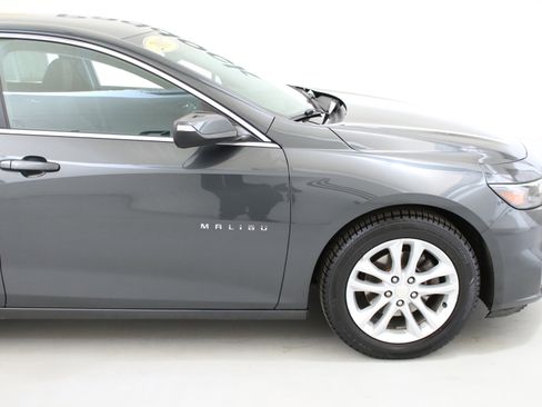 Used 2017 Chevrolet Malibu LT image 11