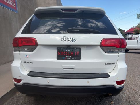 Used 2019 Jeep Grand Cherokee Laredo AWD/4WD image 11