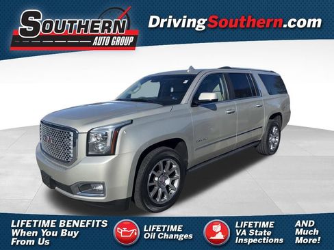 Used 2016 GMC Yukon XL Denali image 1