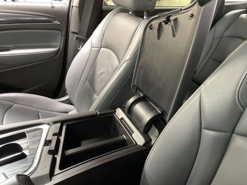 Used 2023 Buick Enclave Essence w/ Sport Touring Edition image 21