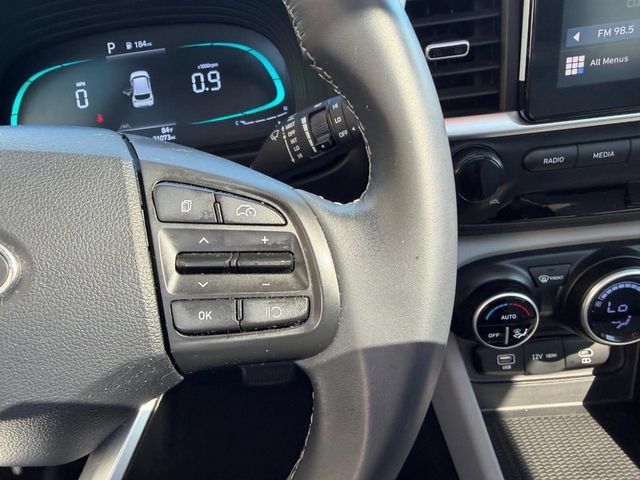 Used 2024 Hyundai Venue SEL FWD image 12