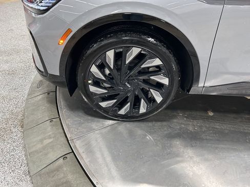 New 2026 Lincoln Nautilus Reserve w/ Jet Appearance Package image 32