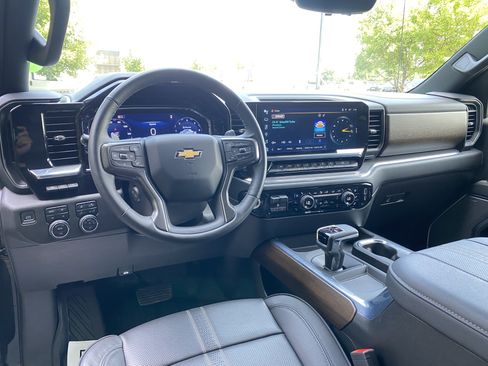 Used 2024 Chevrolet Silverado 1500 High Country w/ Technology Package AWD/4WD image 37