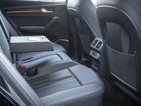 Used 2023 Audi Q5 e Prestige w/ Prestige Package image 23