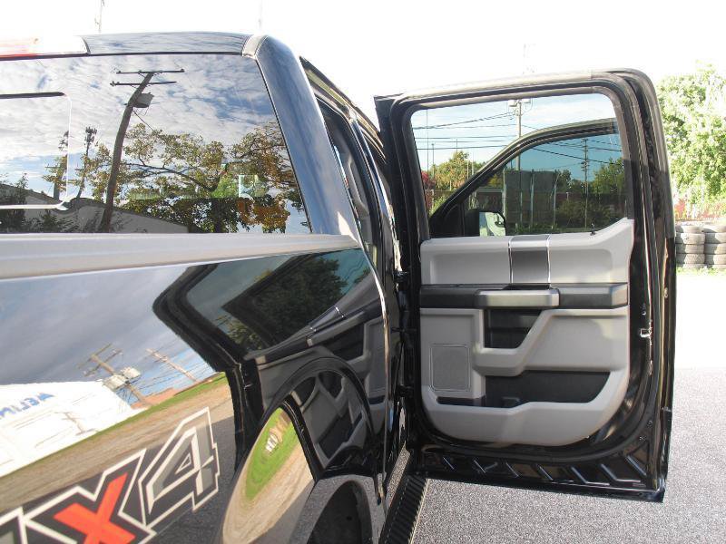 Used 2017 Ford F150 XLT w/ Equipment Group 302A Luxury AWD/4WD image 17