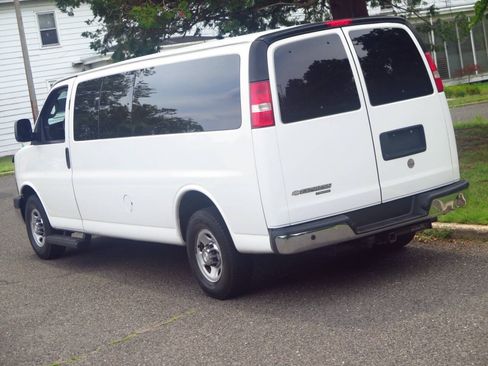 Used 2016 Chevrolet Express 3500 LT w/ LT Preferred Equipment Group RWD image 31