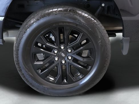 Used 2025 Ford F150 Lariat AWD/4WD image 36