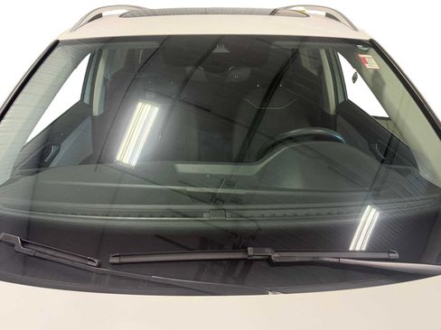 Certified 2024 Volkswagen Taos SE w/ Panoramic Sunroof Package AWD/4WD image 14