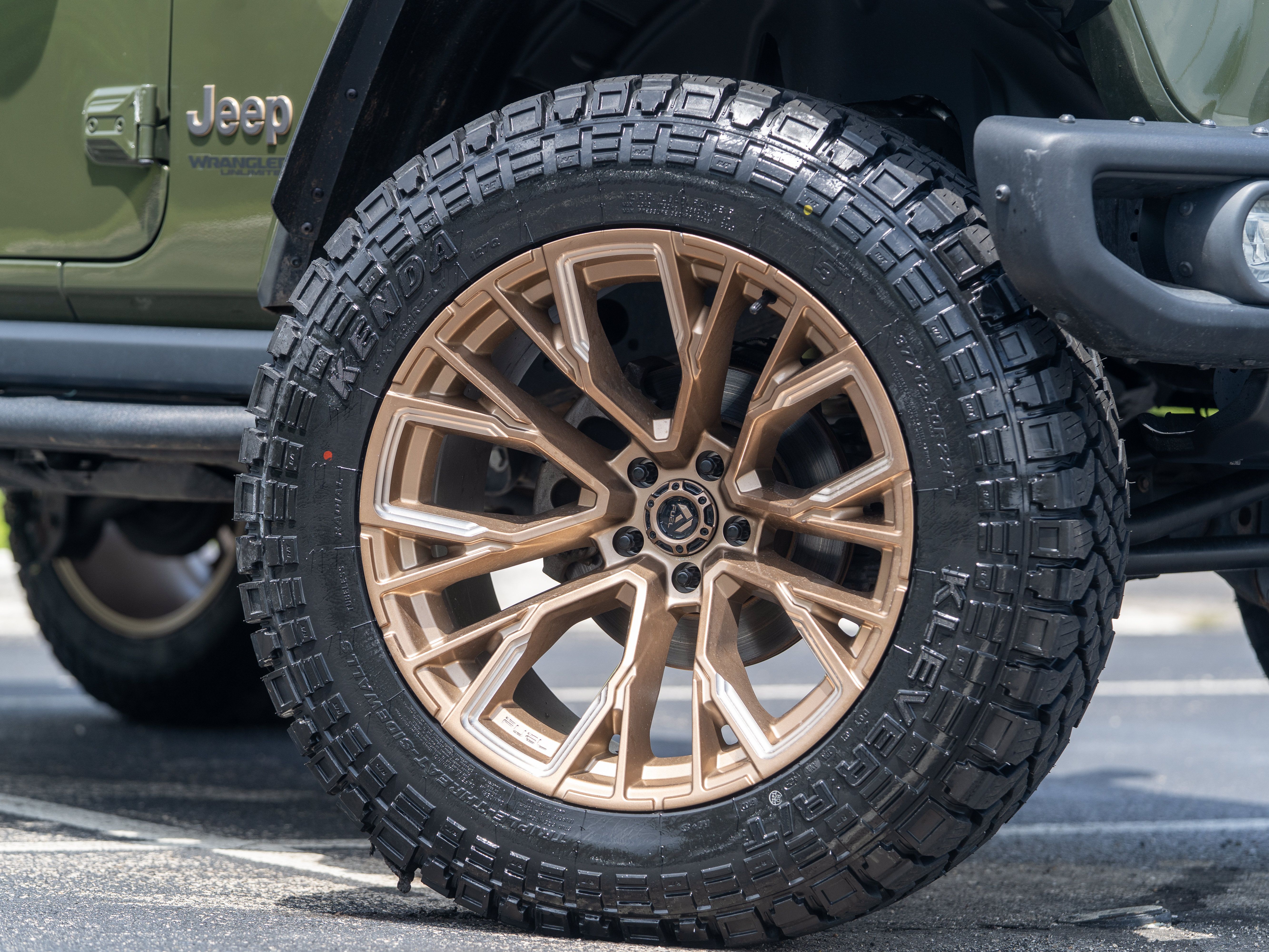Used 2022 Jeep Wrangler Unlimited Rubicon w/ Xtreme Recon 35" Tire Package AWD/4WD image 41