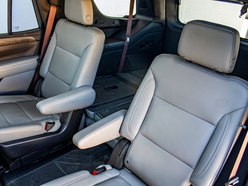 Used 2021 Chevrolet Tahoe LT w/ LT Signature Package image 22