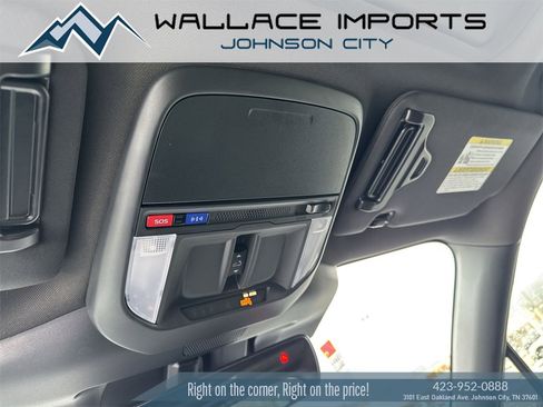 Used 2025 Subaru Forester Premium w/ Convenience Package #2 image 16