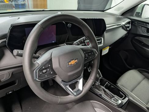 New 2026 Chevrolet TrailBlazer LT w/ LT Cold Weather Package FWD image 17