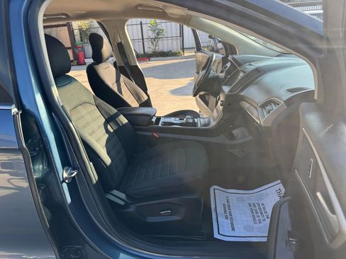 Used 2019 Ford Edge SEL image 37