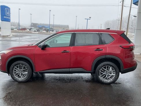 Used 2025 Nissan Rogue S image 8