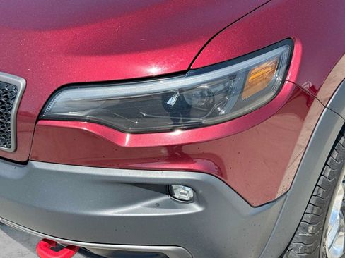 Used 2019 Jeep Cherokee Trailhawk w/ Comfort/Convenience Group AWD/4WD image 10