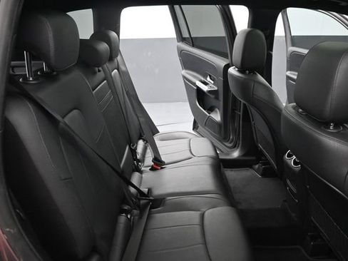 Used 2022 Mercedes-Benz GLB 250 image 23