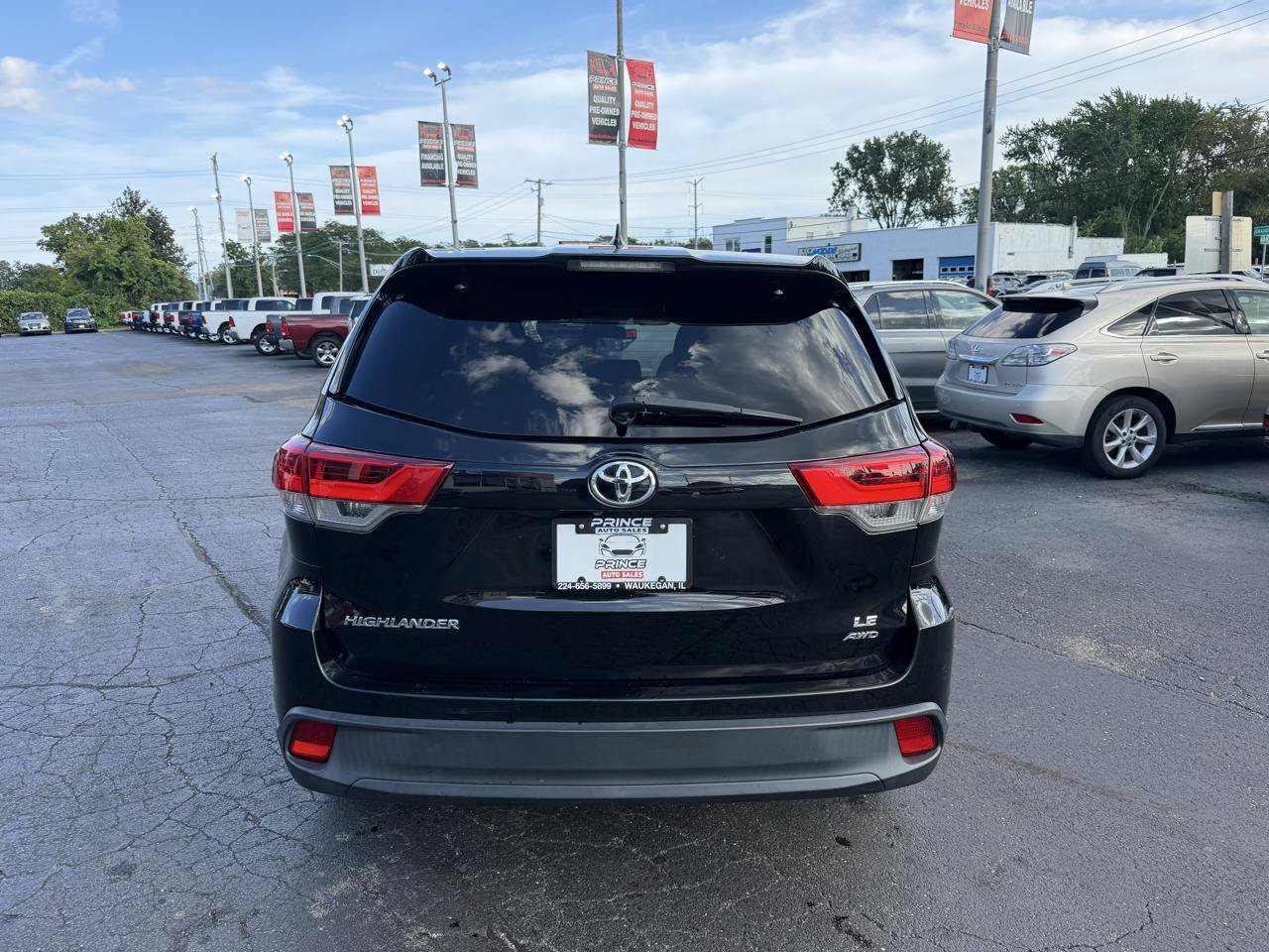 Used 2017 Toyota Highlander Plus AWD/4WD image 6