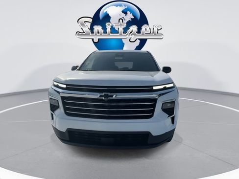 New 2026 Chevrolet Traverse LT w/ Sun and Wheel Package image 3