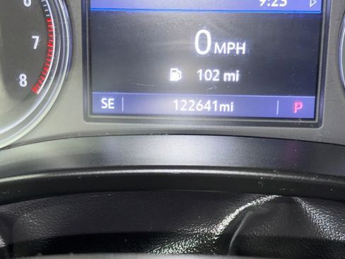 Used 2020 Buick Enclave Essence FWD image 17