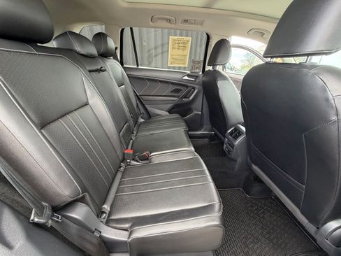 Used 2022 Volkswagen Tiguan SE AWD/4WD image 30