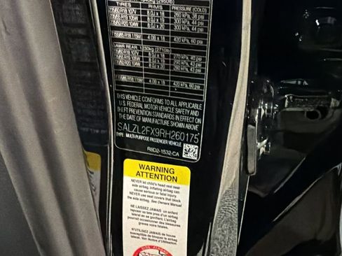 Used 2024 Land Rover Range Rover Evoque Dynamic SE image 31