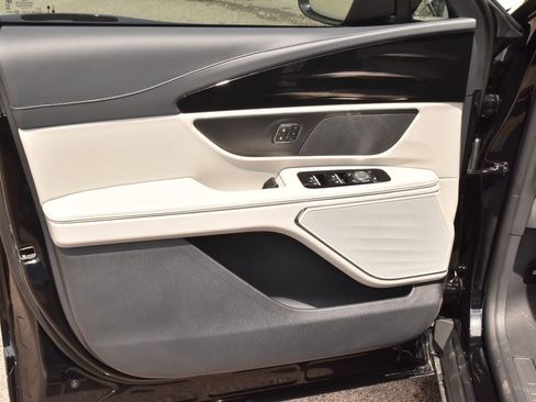 New 2026 Lincoln Nautilus Premier AWD/4WD image 35