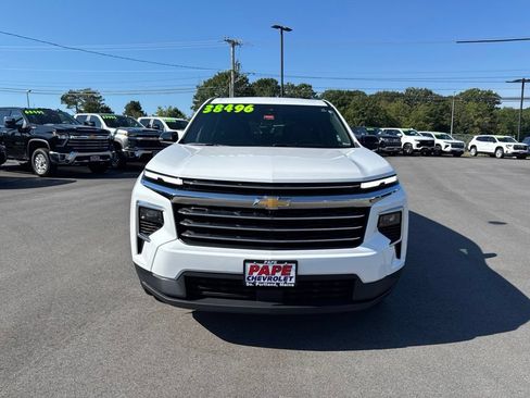 Used 2025 Chevrolet Traverse LT AWD/4WD image 11