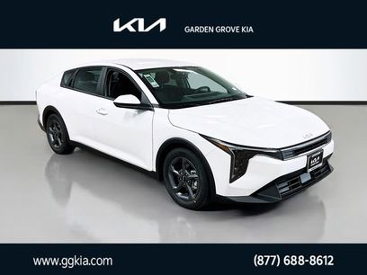New 2025 Kia K4 LXS